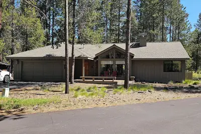 Image de Stag Lane, Sunriver. Great Location! Single-level home, Sharc Passes, hot tub!