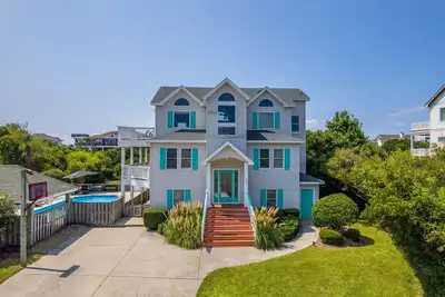 Shenanigans: Pet Friendly, Oceanside, Private Heated Pool, Hot Tub