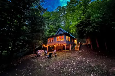 Image de The Lake Home - Cozy Adk family post & beam lakehouse