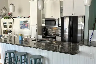 Image de Villa Marina (1 block from beach with pool)