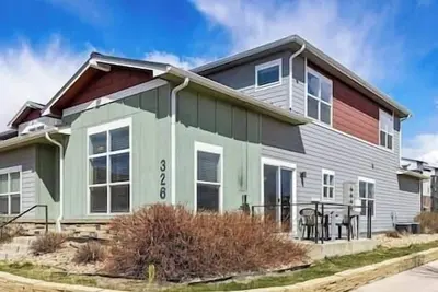 Image de Cozy townhome in old town north dogs, Bikes.