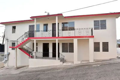 Image de Locals In Paradise apt. 3. 2rooms 1 min from the airport, beach, restaurants. \n