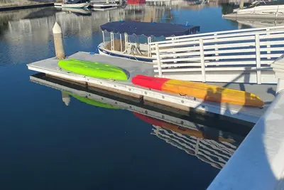 Image de WhyKnot:  Oxnard Waterfront Canal Home