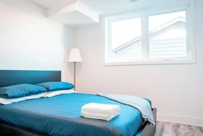 Image de 1 bed condo with free parking | Niagara Falls (6min) Drive \/ 20 Min walk