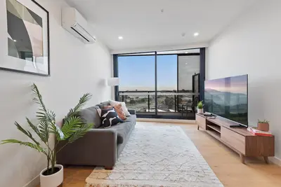 Image de Contemporary 2-Bed Haven with Swimming Pool