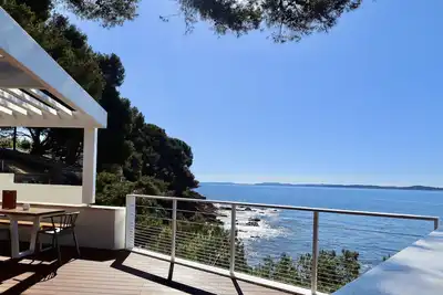 Image de Cabanon d'exception, accès mer