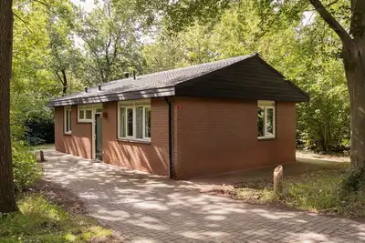 Image de Bungalow adapté, près de la belle Veluwe