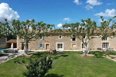 Image de Location vacances maison piscine Lamanon Ls1-443