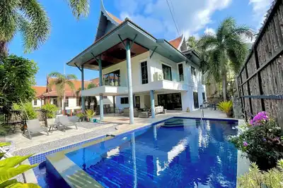 Image de Kata Vista - Luxury Modern 4br Private Pool Villa - 5 mins from Kata Beach