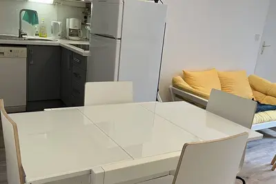 Image de Appartement T2bis rénové, central, 4 pers, proche navettes, casier à ski