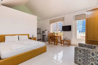 Image de Room on roof top with balcony, 5 minutes to Ben Thanh market & 1 District