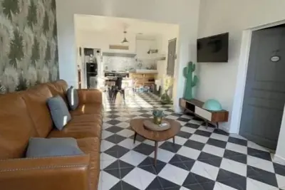 Image de Petite Maison de Charme Dans un Domaine