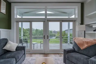 Image de River's Getaway- an urban oasis!