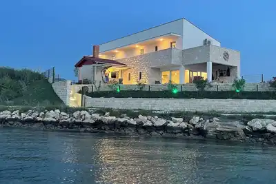 Image de Villa in Maritime Style, Direkt am Meer, Pool, 8-10 Pers. - Bucht Ljubački