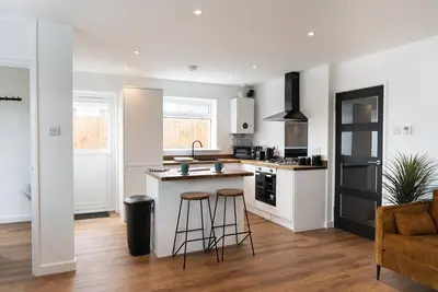Image de Recently refurbished 2 bed modern bungalow in Keynsham