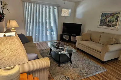 Image de Venice Island Condo. . . Half a mile to the beach!