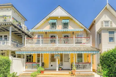 Image de Spacious Upper Level 4-bed apt w/WiFi, Ac, 1 block from beach in Ocean Grove