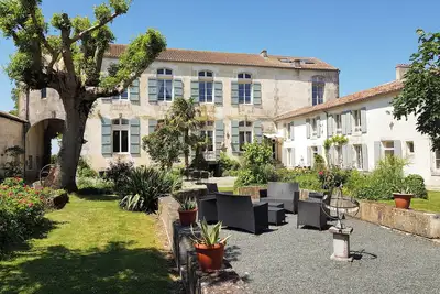 Image de Cottage (sleeps 5) at Domaine de Chantageasse, a 17th century estate with pool