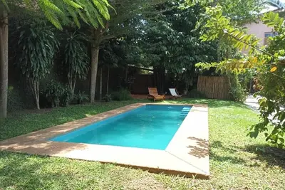 Image de Appartement 2 chambres avec salon, 2 cuisines, services inclus, jardin + piscine