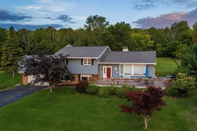 Image de Pool house - 4 bedroom 3 bathroom home with indoor pool