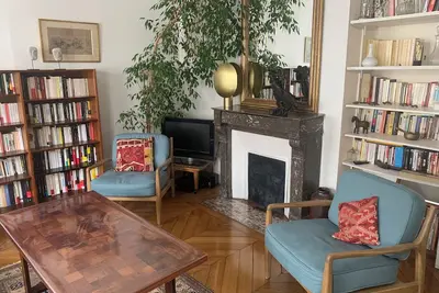 Image de Bel apt haussmanien à Montmartre, proche Pigalle