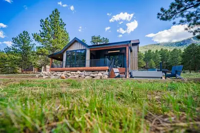 Image de New! Wildlife, fire pit, views, 1 minute to National Park