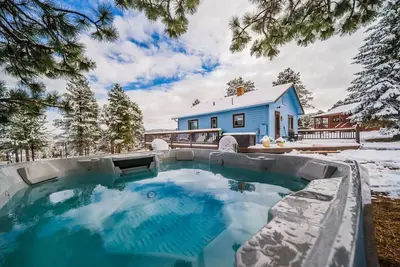 Image de Hot tub, dog friendly cabin w/ great views