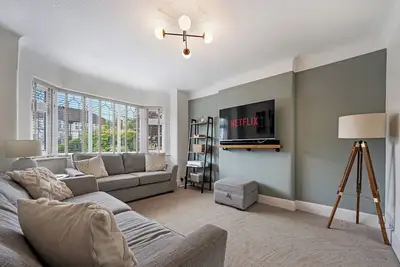 Image de Pass The Keys Picture Perfect Haven in Didsbury Village - Free Parking & Ev Station