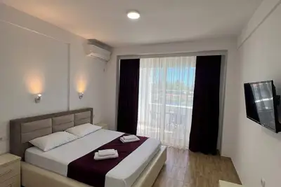 Comfy Room with balcony and view
