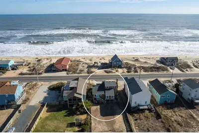Stunning Ocean Views - Hot Tub - Cottage with Character - 5 Stars!