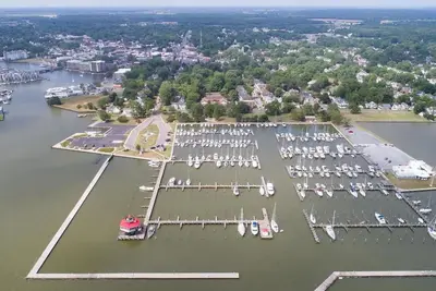 Waterviews, Comfort & Convenience!