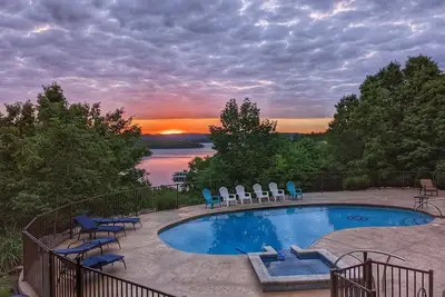 Image de Royal View your holiday escape on Table Rock Lake near Branson Attractions.