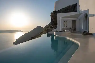 Image de Magnificent Santorini Villa | Villa Bellissima | Traditional Cycladic Cave House Villa | Private Infinity Pool & Panoramic Sea Views | 3 Bedrooms | Firostefani