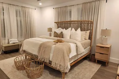 Image de Pet-Friendly 3br Mediterranean Spa-Inspired Retreat for Groups, Couples and More