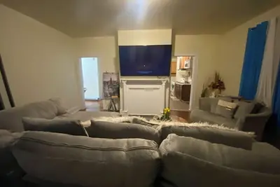 Image de Beautifully furnished entire first floor home