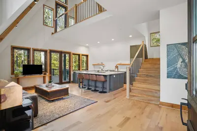 Image de Canton Cabin Get A-way