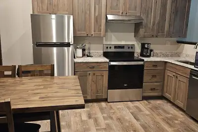 Image de Downtown Escape! Heated Pool, Free Parking, Moments from Gardiner