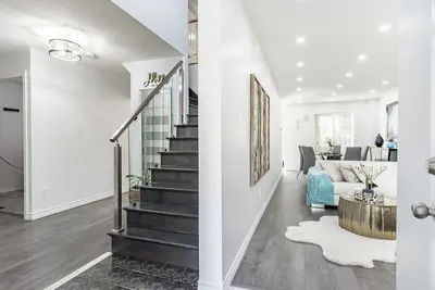 Image de Spotless Bright Home By The Headwaters In Orangeville!