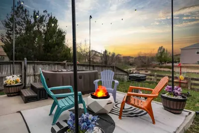 Image de Colorful Colorado house by Dia Airport Rockies & Downtown!
