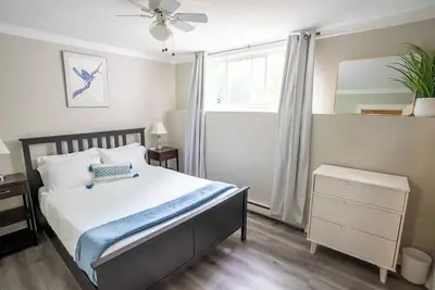 Image de Creekside 2br Bsmnt Suite w\/ 3 Queen Beds, close to hiking trails