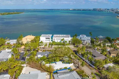 Image de Luxe Oasis | Private Pool, In St Armands Circle, Near Lido Key Beach!