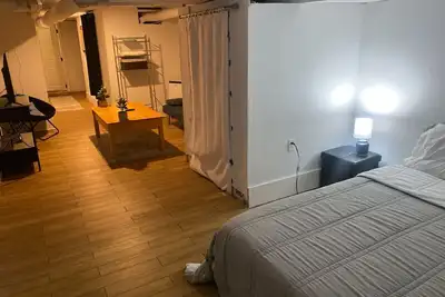 Image de Downtown Retreat - Cozy Basement