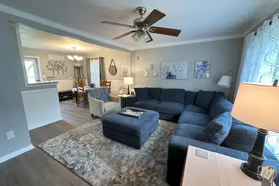 Image de 2 min to Loveland, 15 min to Kings Island-2 bed, patio, fenced yard, pet friendly