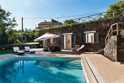 Image de Belle maison de vacances privée avec Wifi, climatisation, piscine privée, Tv, terrasse et parking