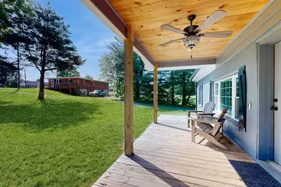 Image de Charming house in Morganton near wineries, restaurants and cinemas