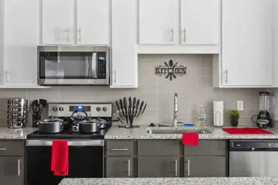 Image de This is a stylish apt1/bedroom pool/workout, free WiFi, many Great amenities