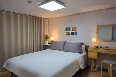 Image de It's a kozy stay where you feel K-culture including traditional Korean markets.