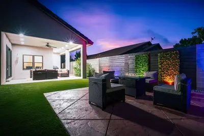 Image de Fireside Oasis Retreat - An Irvie Home