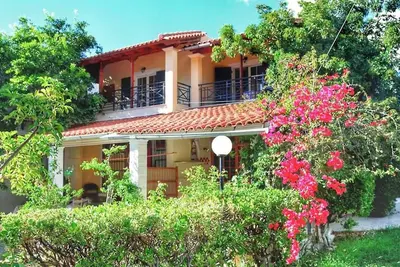 Image de Maison de vacances Litsa à 50 mètres de la plage d'Agios Gordios