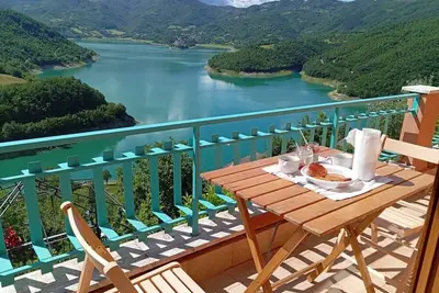 Image de Queen of lake (Lake Turano)